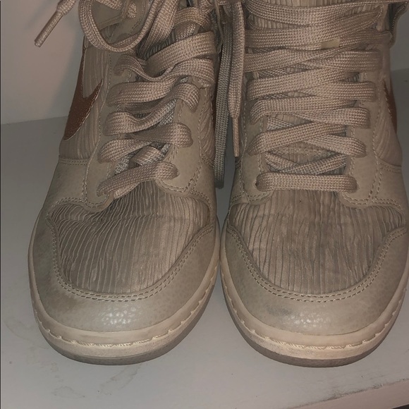 Nike wedge sneaker - Picture 4 of 4